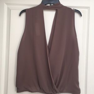 Faisca Elegant V-Neck & Back. Lined front Taupe M